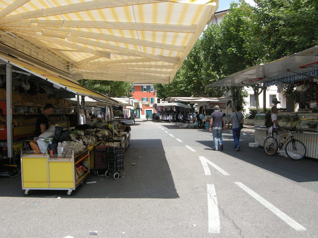 Riapertura del mercato settimanale